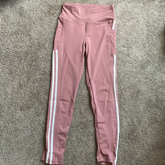 New mauve stretch workout striped pants with cell phone pockets on each side. M - Picture 2 of 3